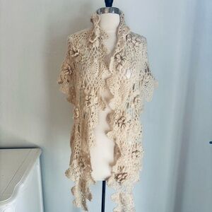 Delicate Open Floral Crochet Shawl in Cream Tone